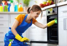 Life Hack: Oven Cleaning Without Toxic Chemicals