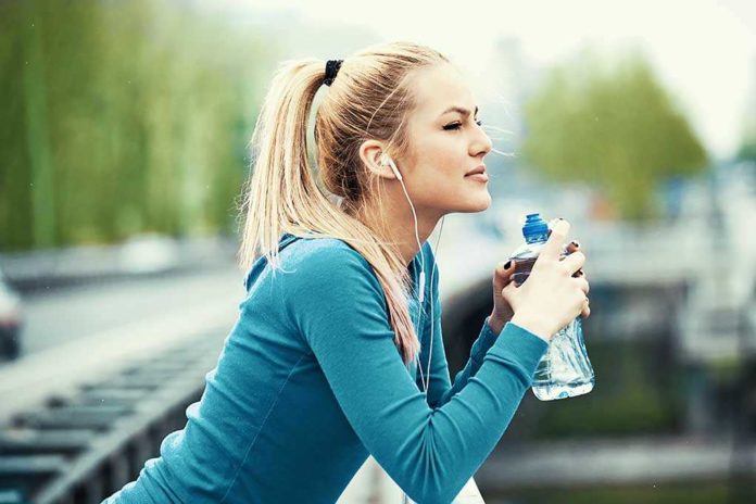7 Science-Backed Ways to Get Rid of Water Weight